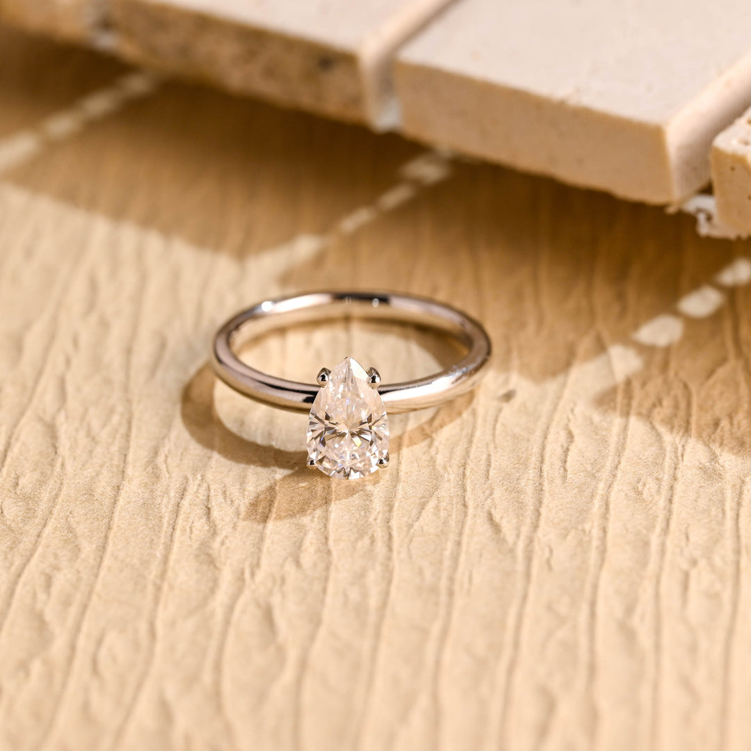 1.0CT Pear Cut Lab Grown Diamond Solitaire Engagement Ring, Maximalist Wedding Ring