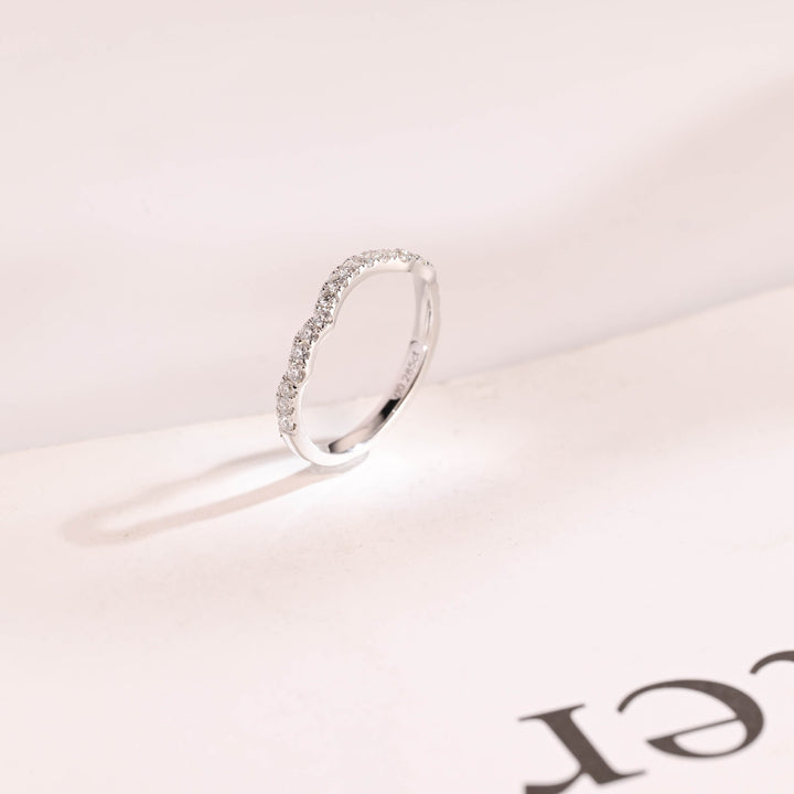 0.25CT Round Cut Wave CVD EF/VVS Diamond Minimalist Wedding Band