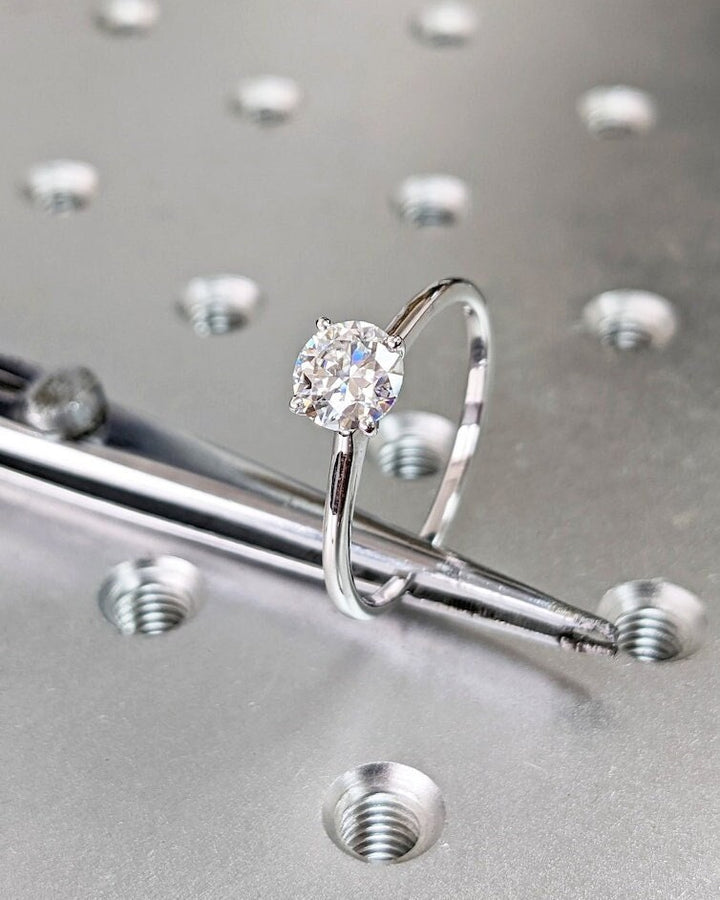 1.0CT Round Cut Solitaire Lab Grown Diamond Engagement Ring For Women