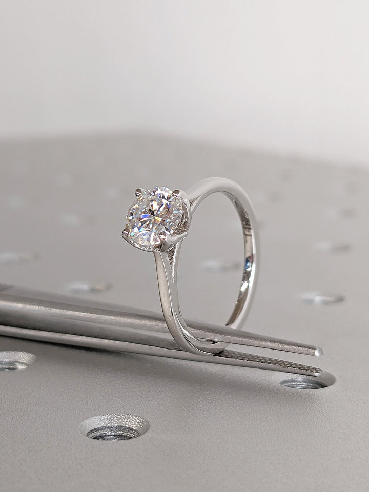 1.0CT Round Cut Solitaire Diamond Lab Grown Engagement Ring For Women