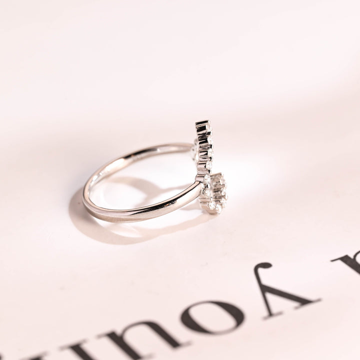 Round Heart Shaped CVD EF/VVS Diamond Wedding Band For Women