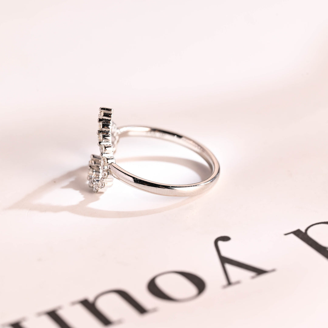Round Heart Shaped CVD EF/VVS Diamond Wedding Band For Women