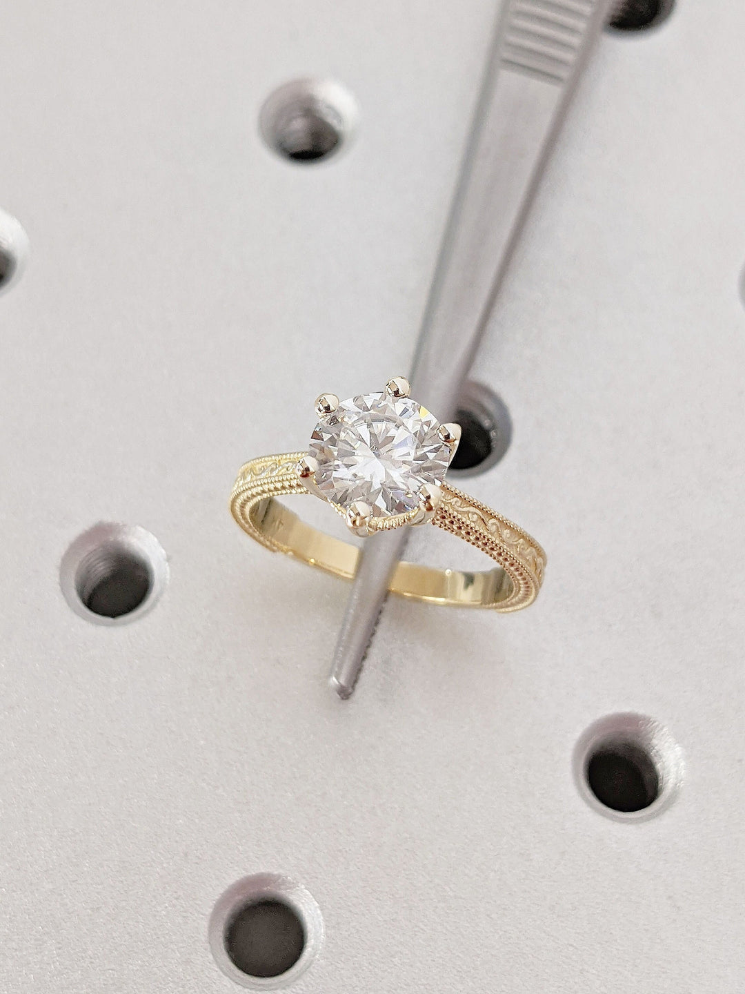 1.0CT Round Cut Vintage Lab Grown Diamond Engagement Ring For Women