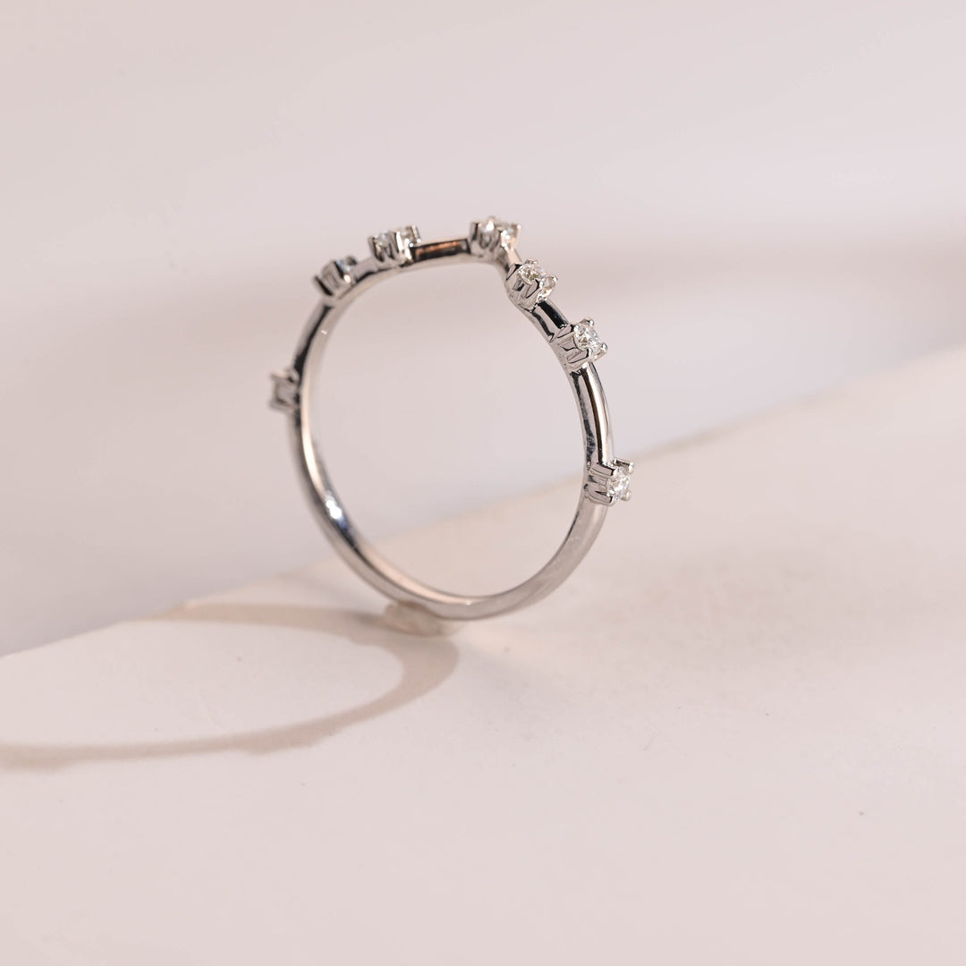 0.20CT Round Cut Curved CVD EF/VVS Diamond Wedding Band For Her