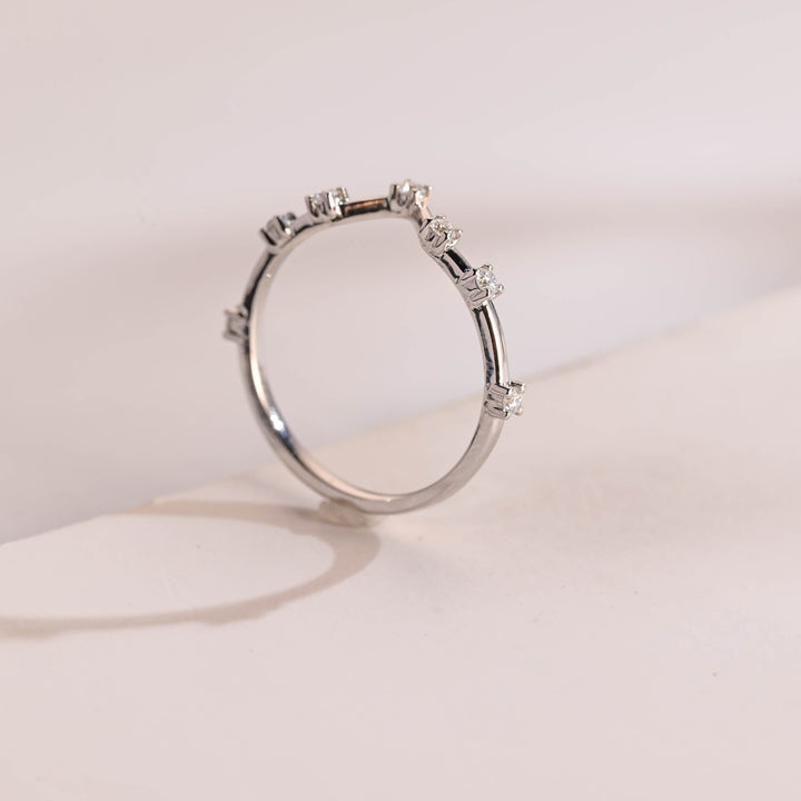 0.20CT Round Cut Curved CVD EF/VVS Diamond Wedding Band For Her