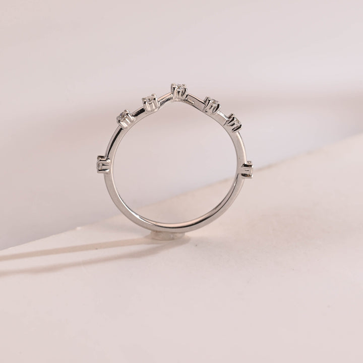 0.20CT Round Cut Curved CVD EF/VVS Diamond Wedding Band For Her