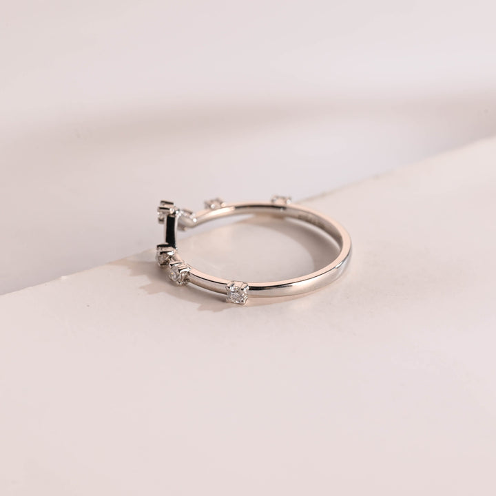 0.20CT Round Cut Curved CVD EF/VVS Diamond Wedding Band For Her