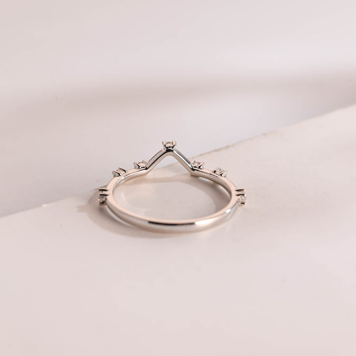 0.20CT Round Cut Curved CVD EF/VVS Diamond Wedding Band For Her