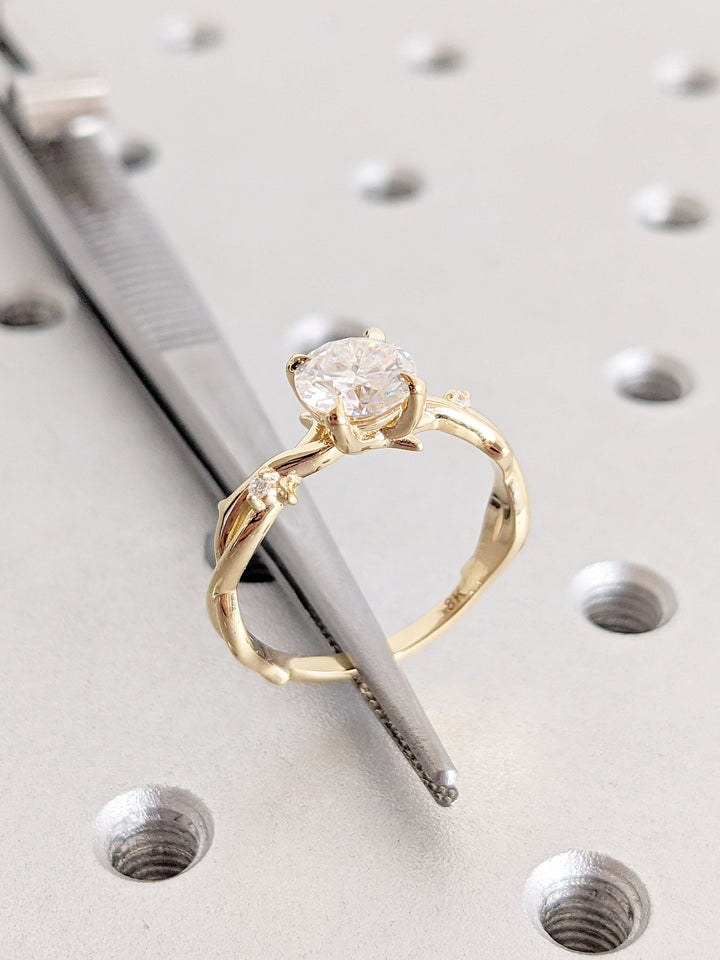 1.0CT Round Cut Twig Lab Grown Diamond Engagement Ring in 18K Yellow Gold