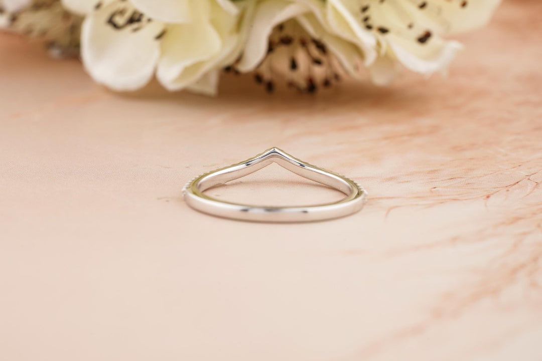 0.2CT Round Cut Minimalist Curved CVD EF/VVS Diamond Wedding Band For Women