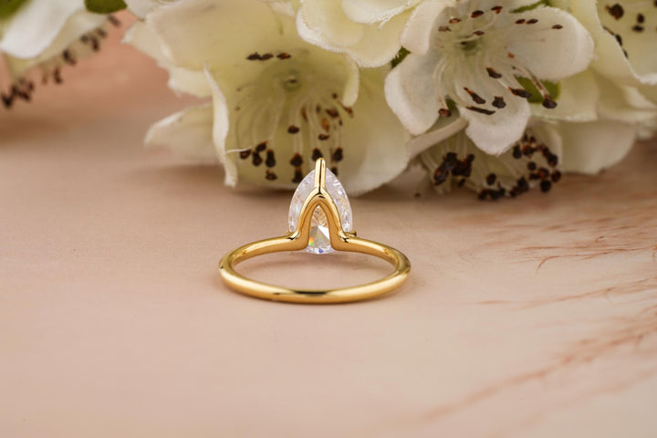 1.50CT Pear Cut Solitaire Lab Grown Diamond Engagement Ring For Her