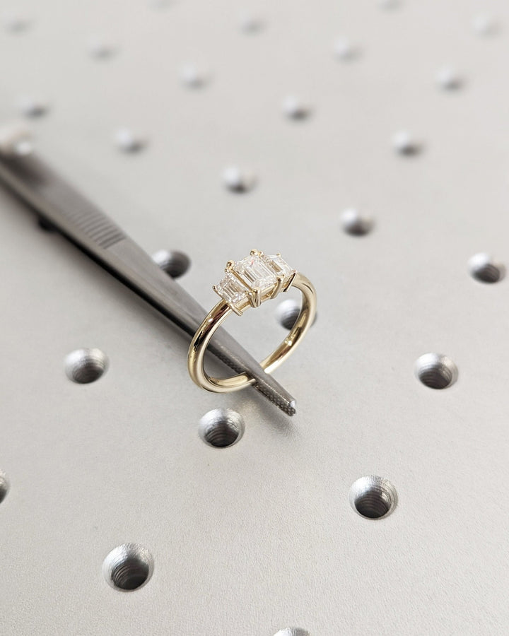 women's engagement ring,