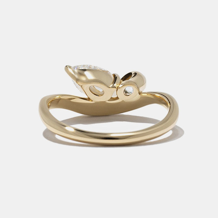 oval proposal ring, engagement ring for her, bridal jewelry, wedding jewelry, luxury jewelry gift, modern romance ring, artisan engagement ring, handcrafted luxury ring, premium bridal jewelry,