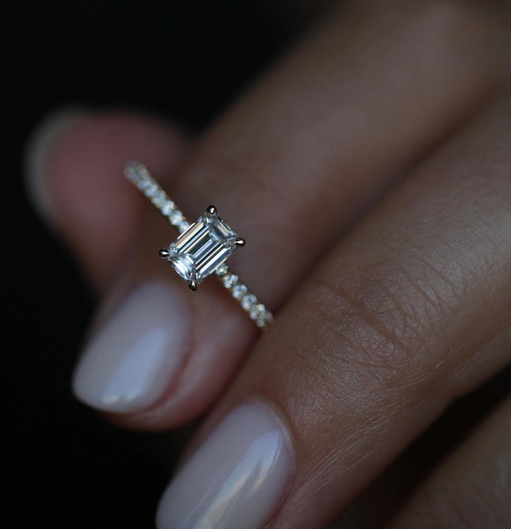 E color diamond ring,