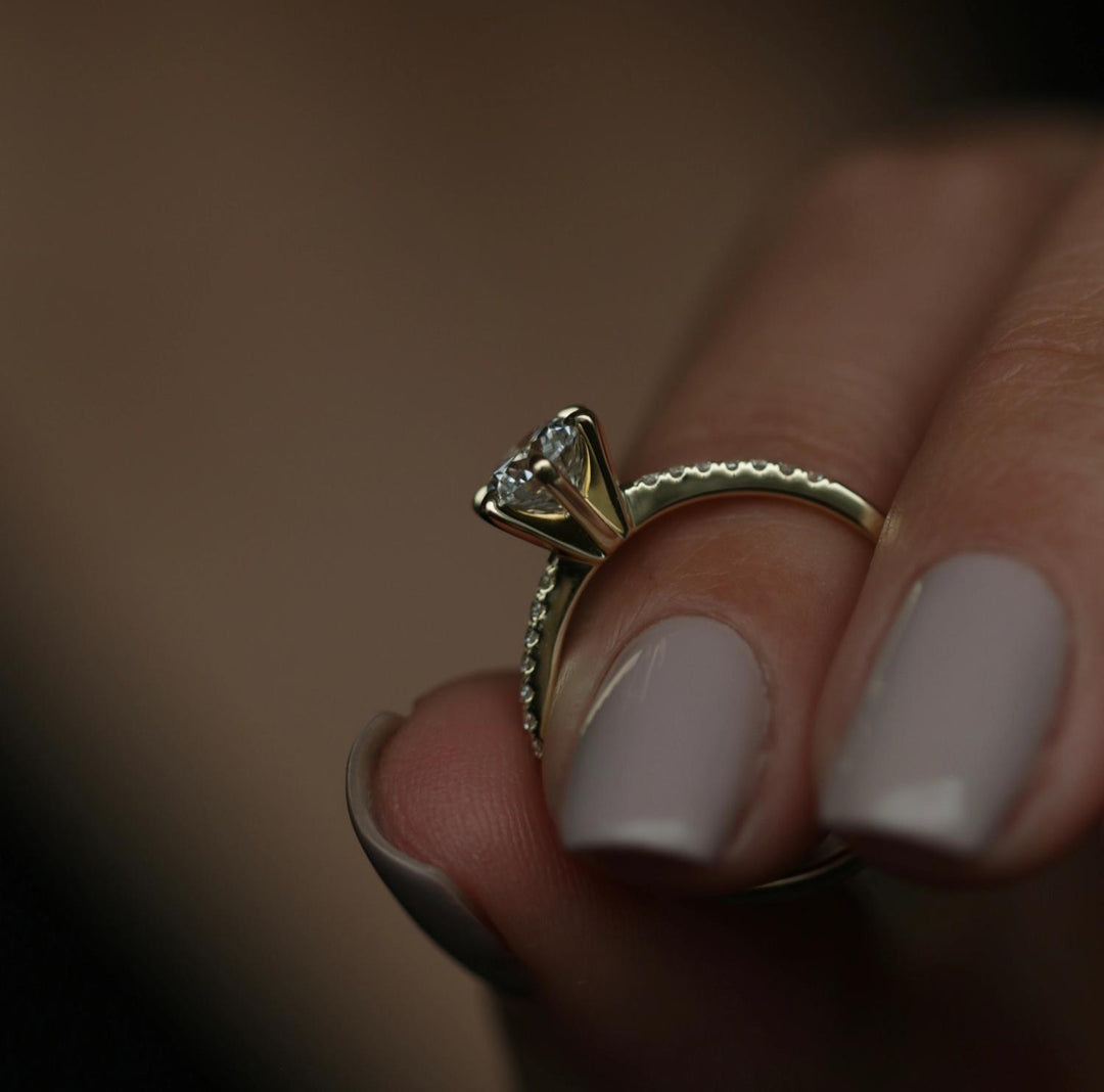 solitaire diamond engagement ring,