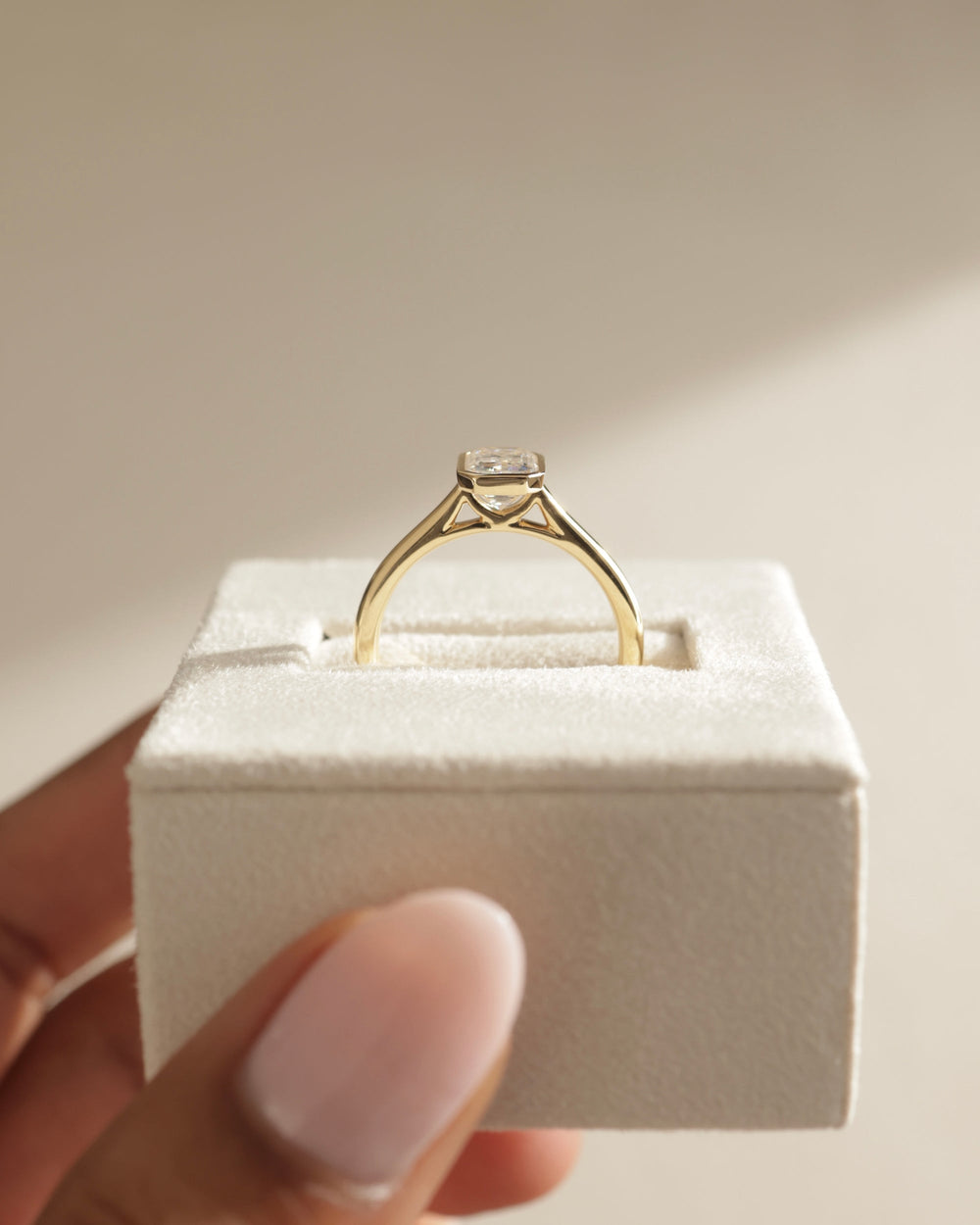 designer bezel setting, fine jewelry bezel setting, bridal bezel setting, engagement bezel setting, diamond bezel mounting, bezel solitaire mounting, enclosed bezel setting, framed bezel setting, rim bezel setting, metal rim solitaire setting, protective bezel setting, flush bezel solitaire setting