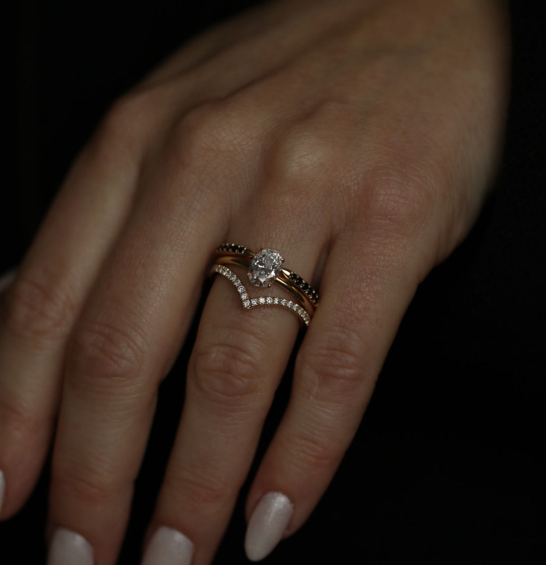 oval center diamond