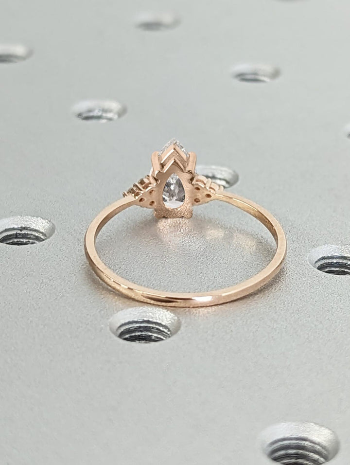 engagement diamond ring
