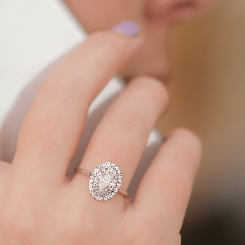 oval brilliant diamond ring,