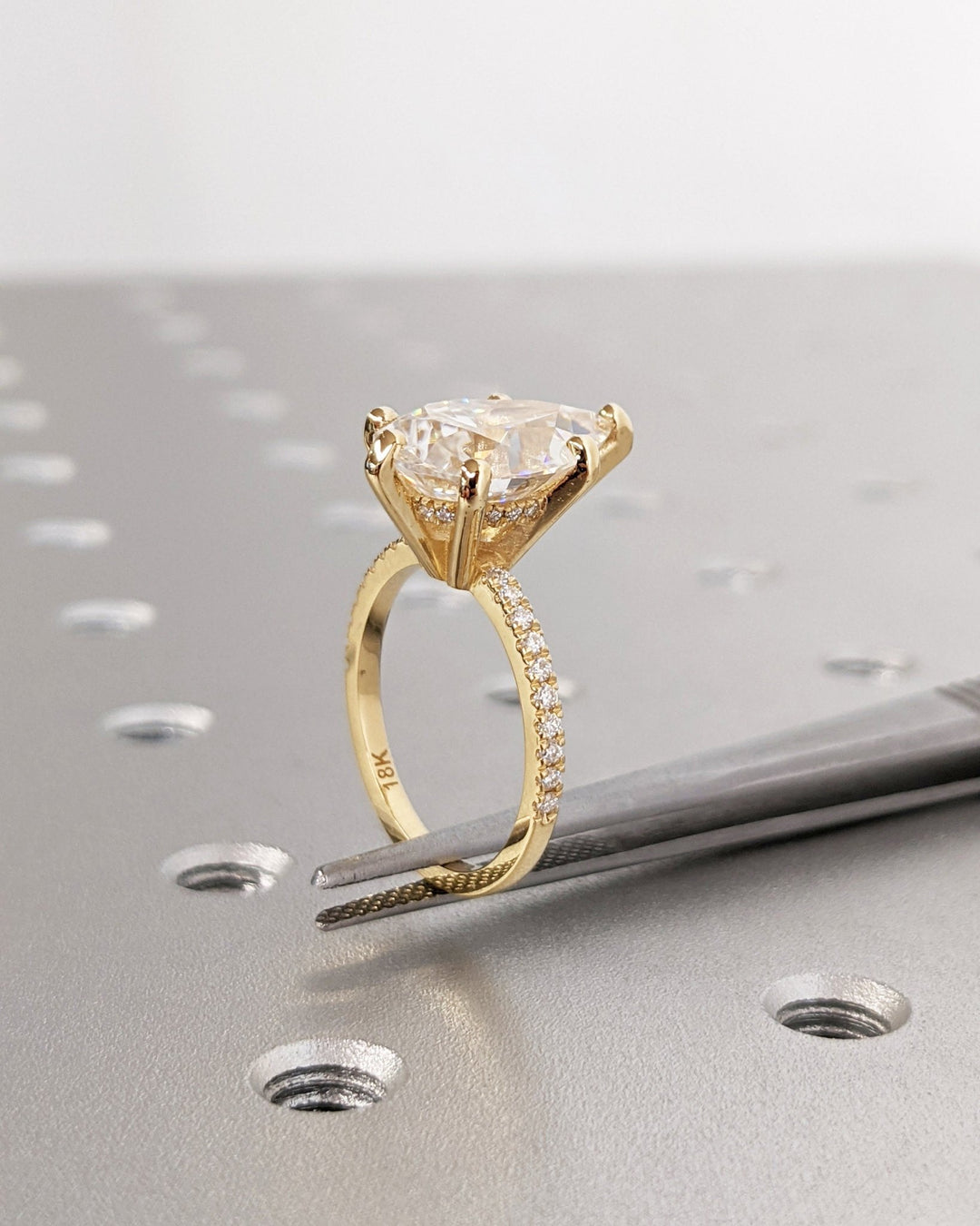 sparkling pear diamond ring,