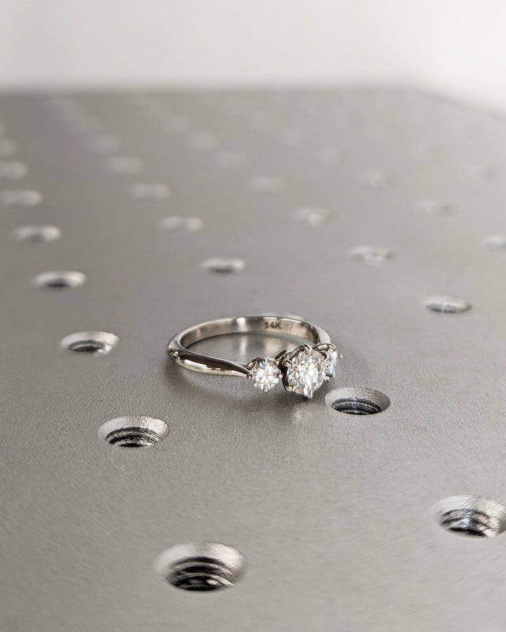 round center stone ring,