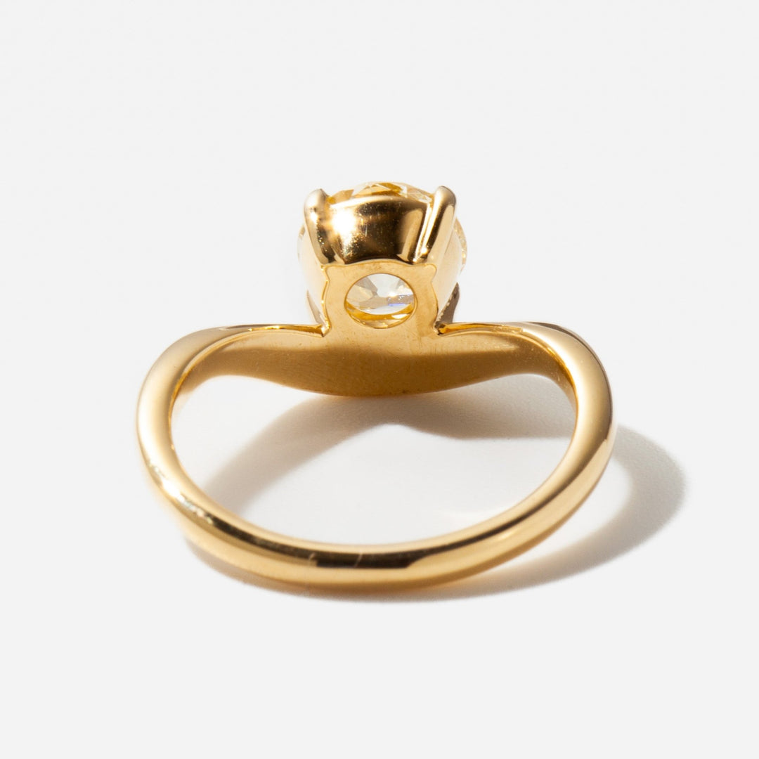 old european engagement ring, antique proposal ring, vintage bridal ring, luxury vintage engagement ring, round antique diamond ring, engagement ring for her, bridal jewelry, wedding jewelry, luxury jewelry gift, modern romance ring, artisan engagement ring, handcrafted luxury ring,