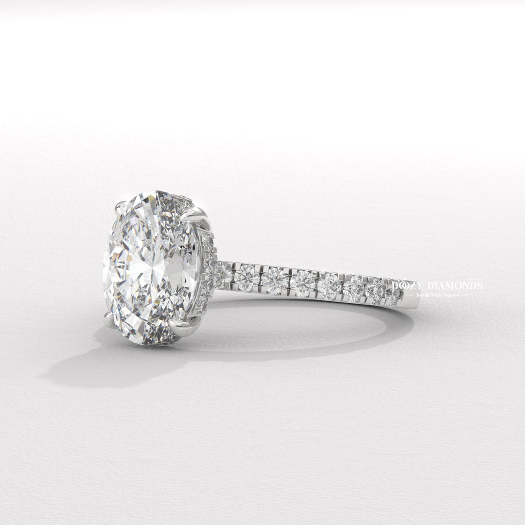 Sustainable Jewelry
Modern Engagement Ring
Unique Engagement Ring
Diamond Jewelry