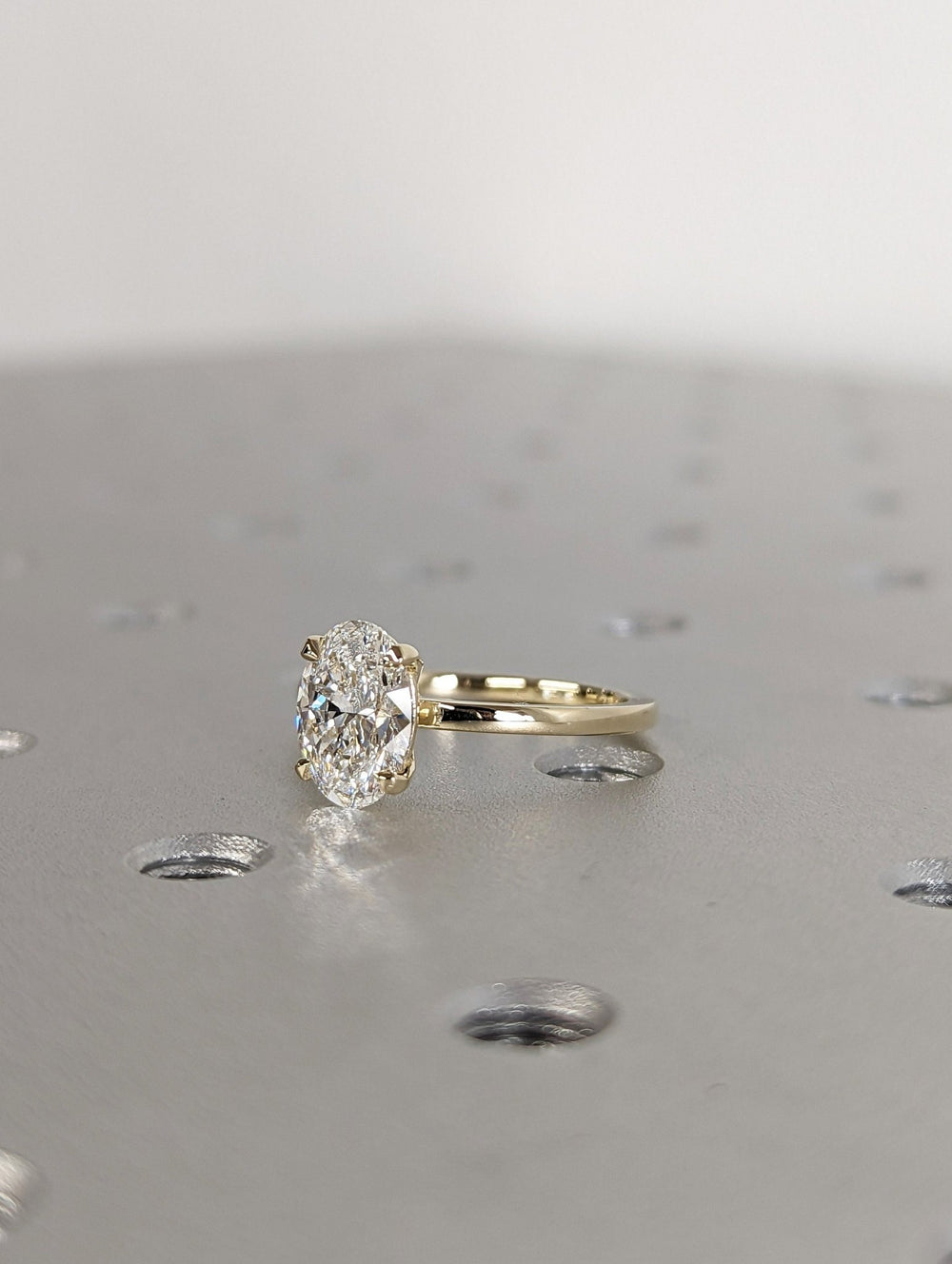 , luxurious oval diamond ring,