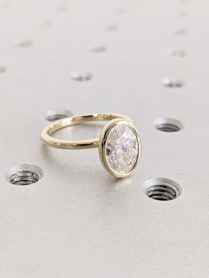 oval cut diamond ring,