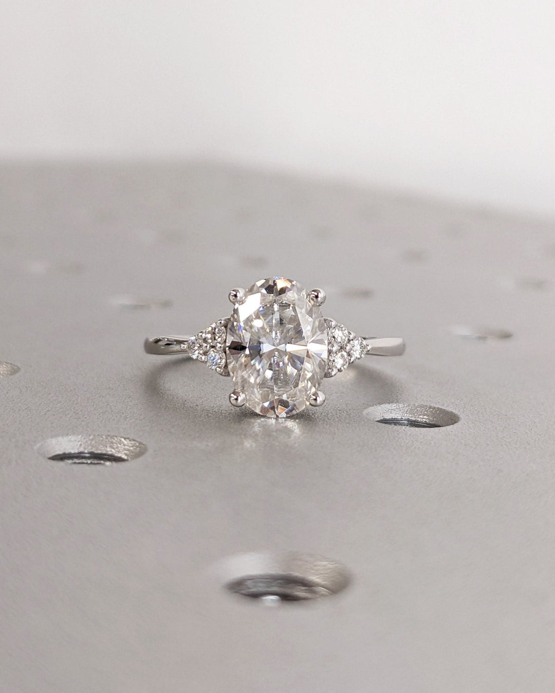 oval cut luxury bridal ring,