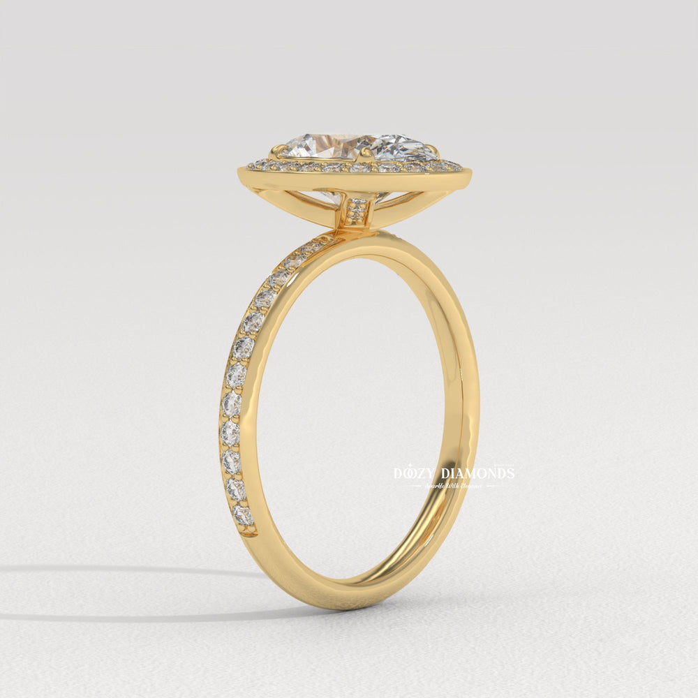 oval diamond ring for women, oval solitaire halo ring, engagement ring for her, luxury engagement ring, bridal engagement ring, women's diamond ring, oval cut bridal ring, fine jewelry ring, elegant engagement ring,