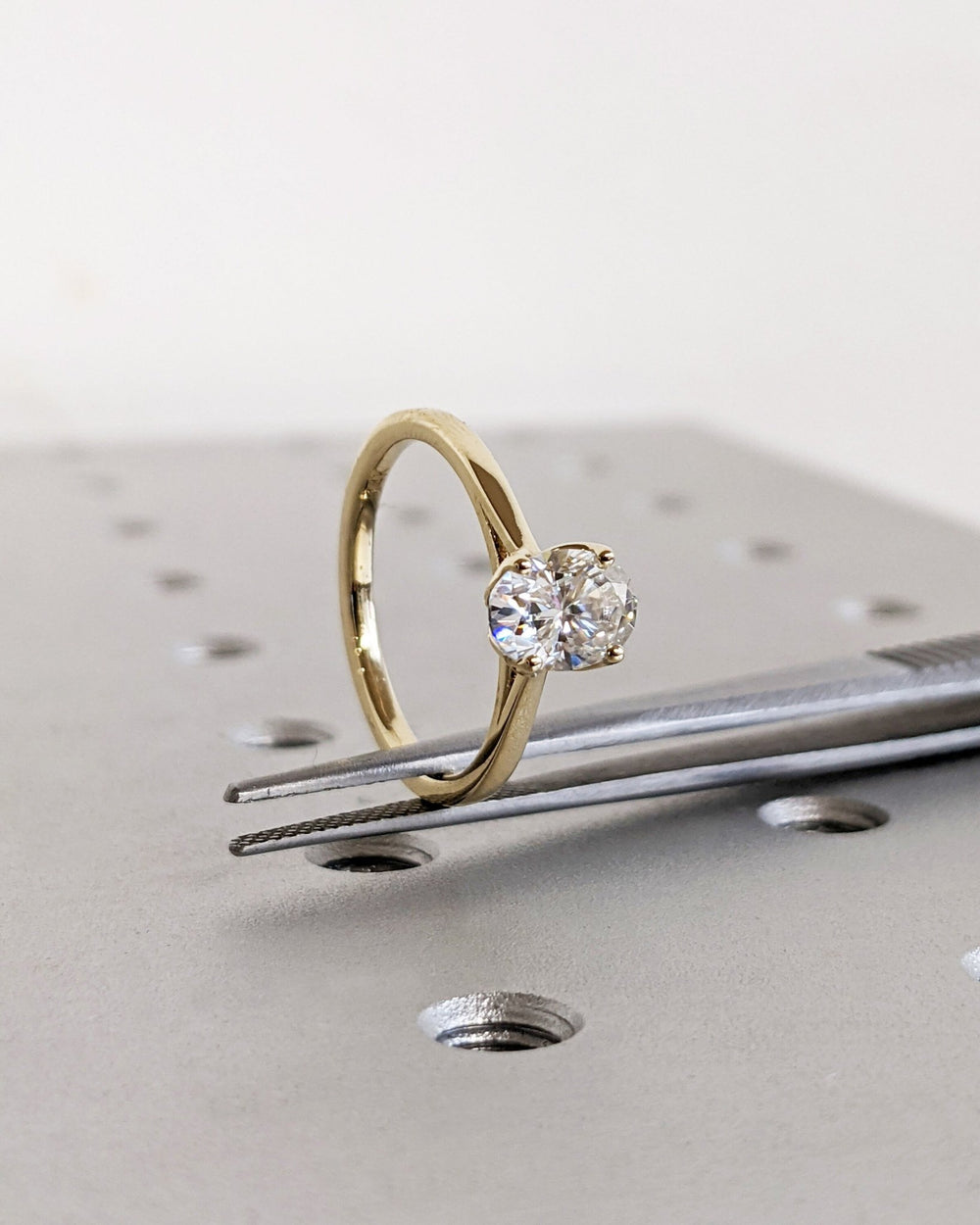 oval cut vintage ring,