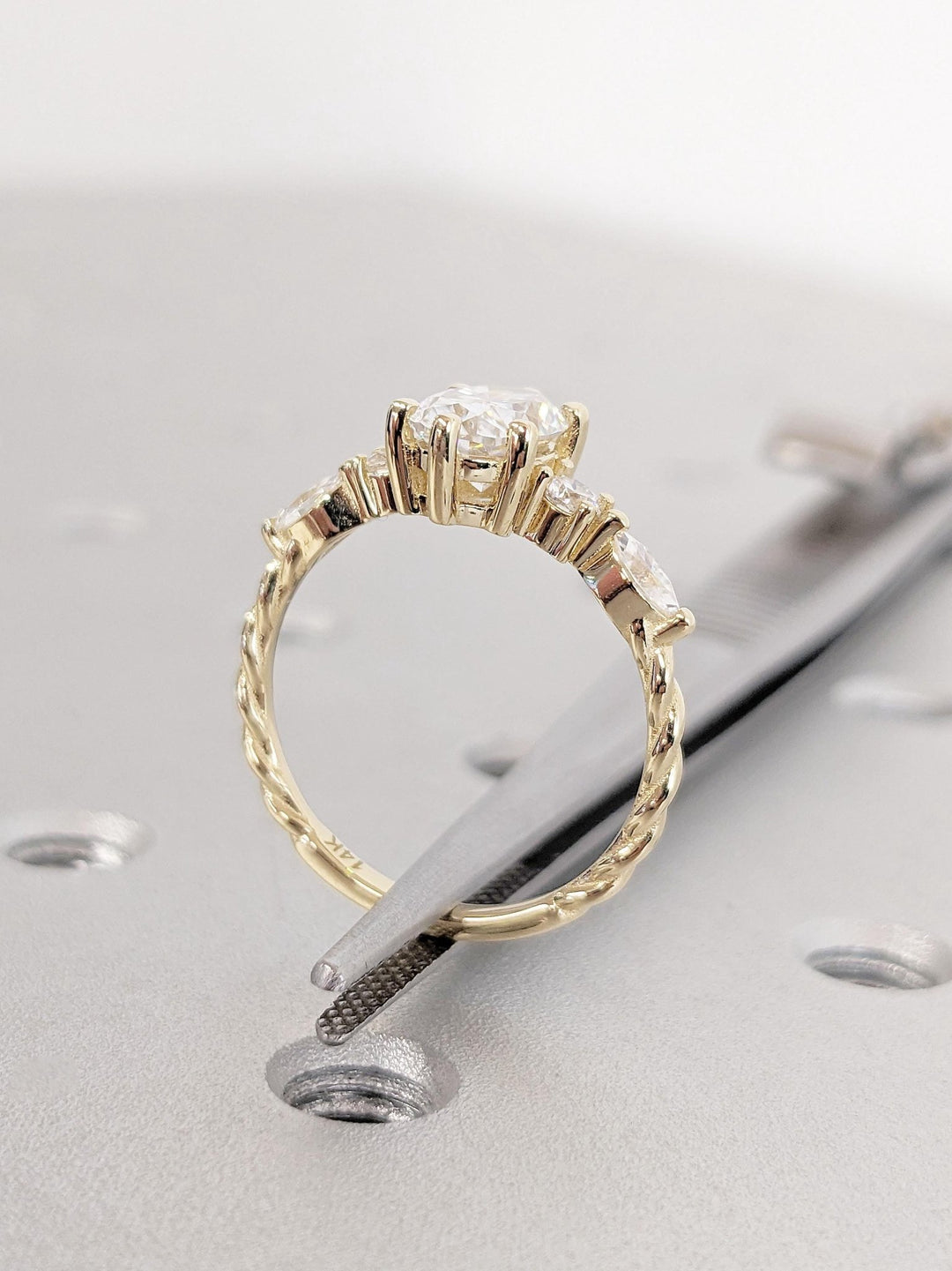oval cut wedding jewelry,