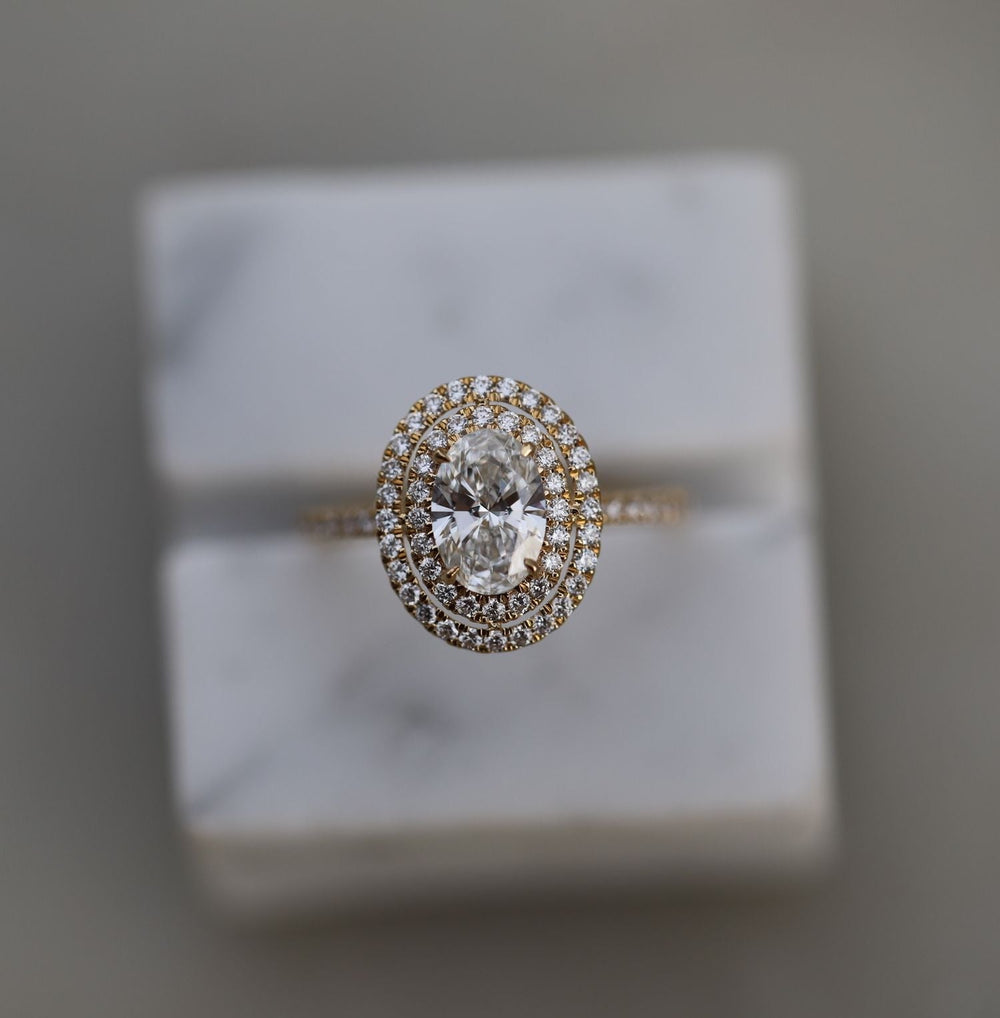 halo diamond engagement ring,