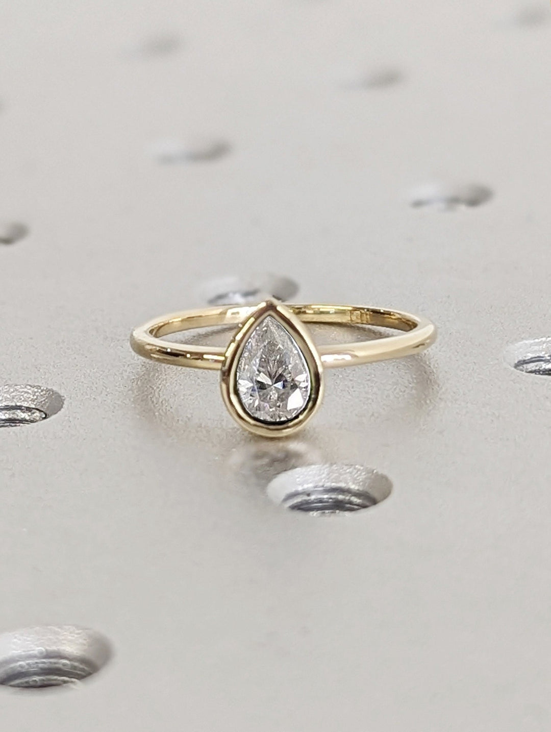1 carat pear diamond engagement ring,