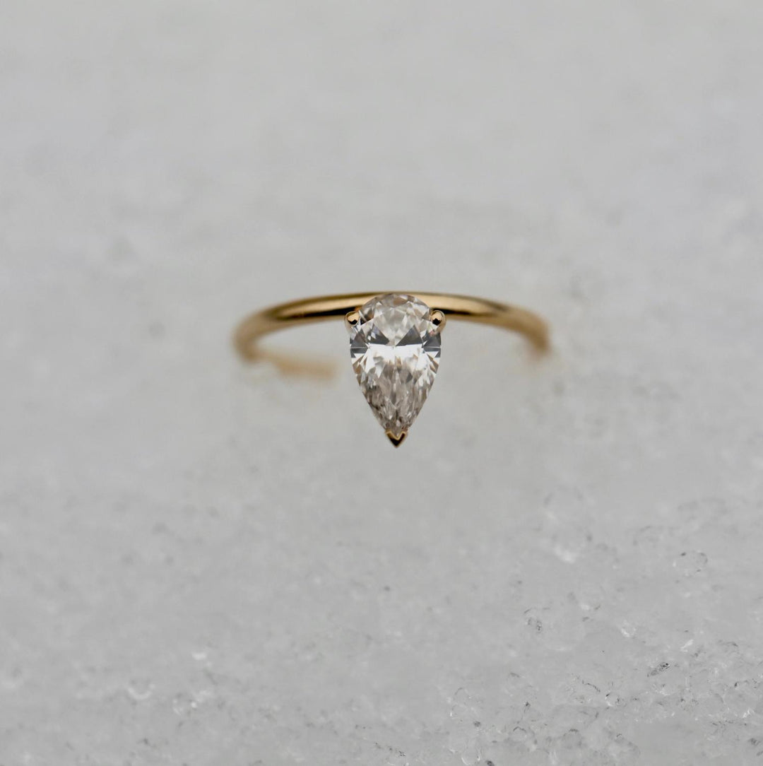 pear cut diamond ring