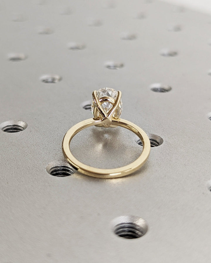 lab-diamond-engagement-ring
