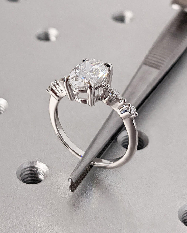 luxury diamond engagement ring,