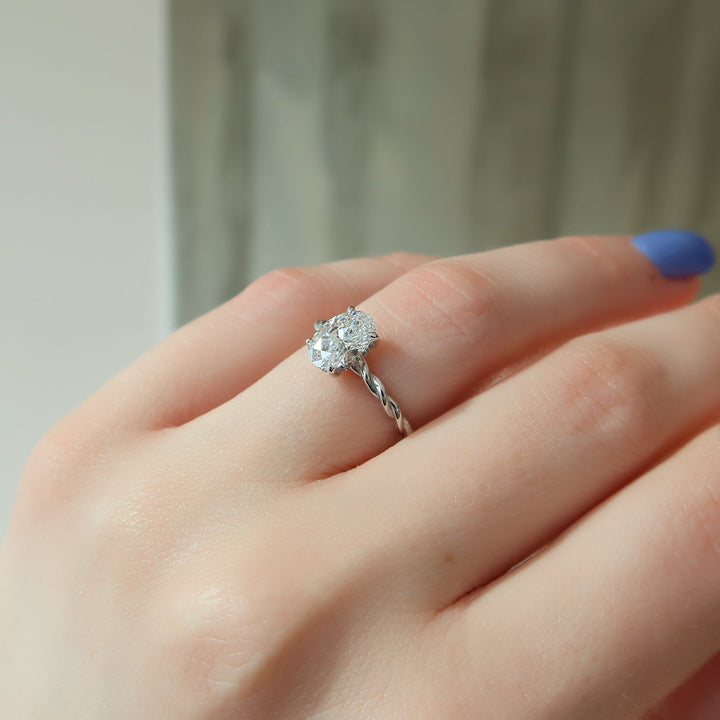 modern luxury diamond ring,
