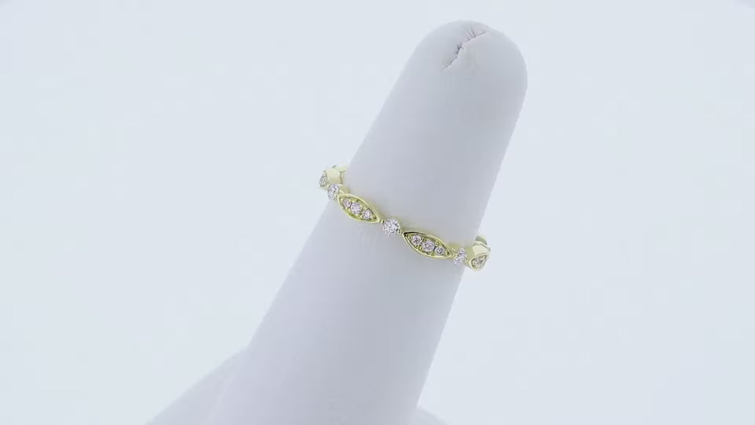 Round DE-VS1 Lab Grown Diamond Petite Pave Wedding Band