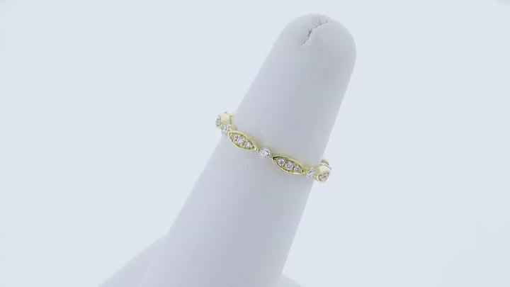 Round DE-VS1 Lab Grown Diamond Petite Pave Wedding Band
