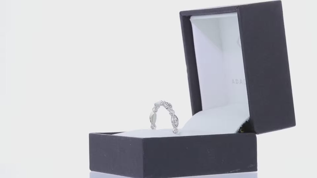 Round DE-VS1 Lab Grown Diamond Petite Pave Wedding Band
