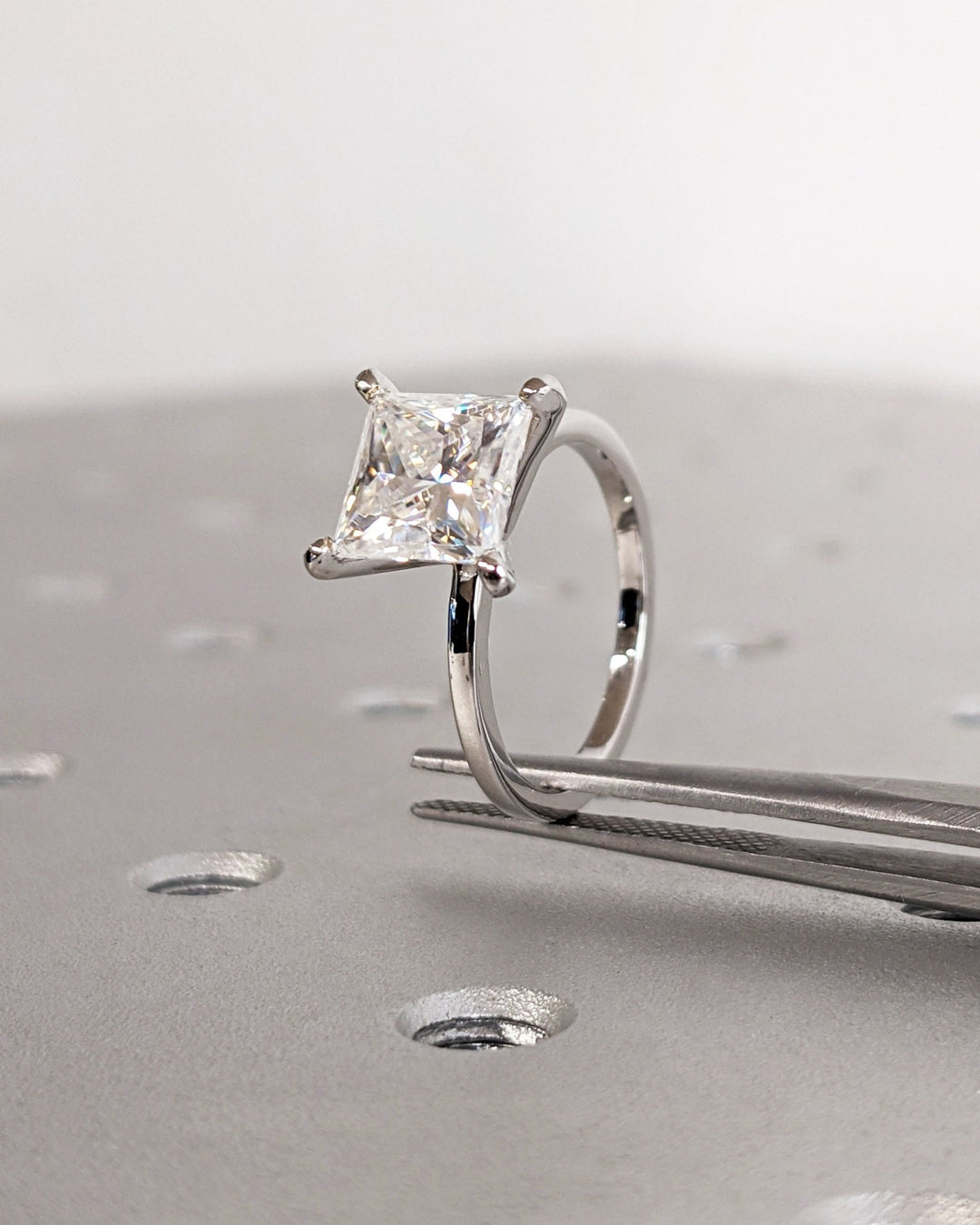princess cut center diamond ring