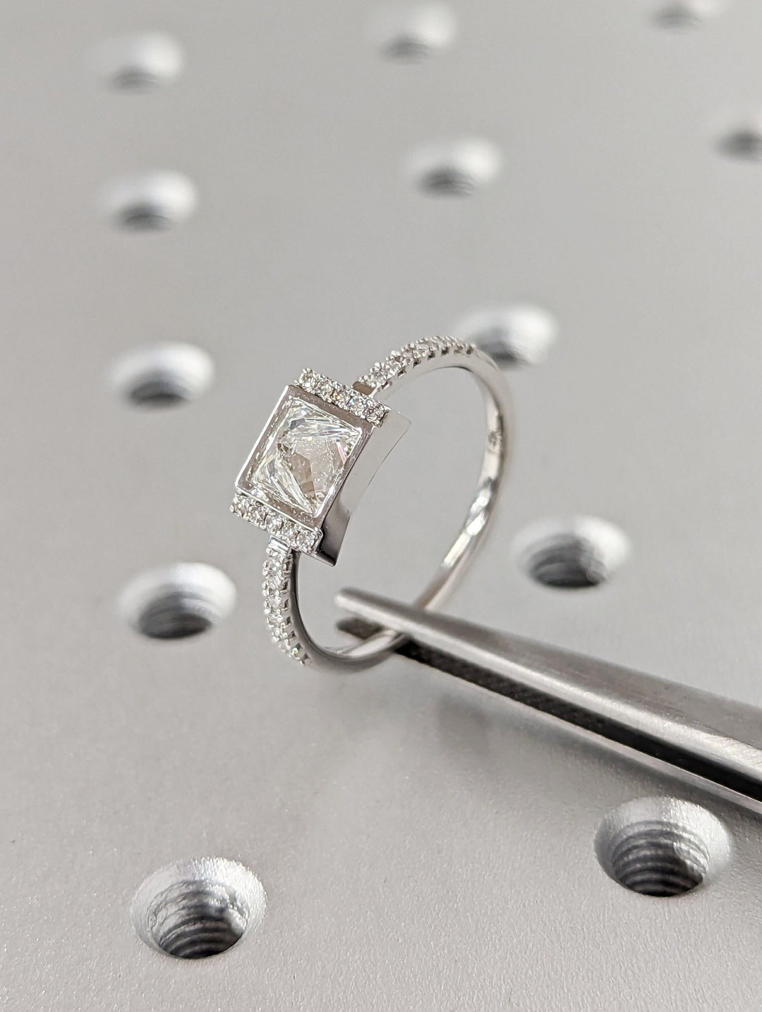 sustainable engagement ring,
