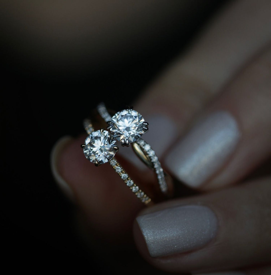 round cut center diamond,