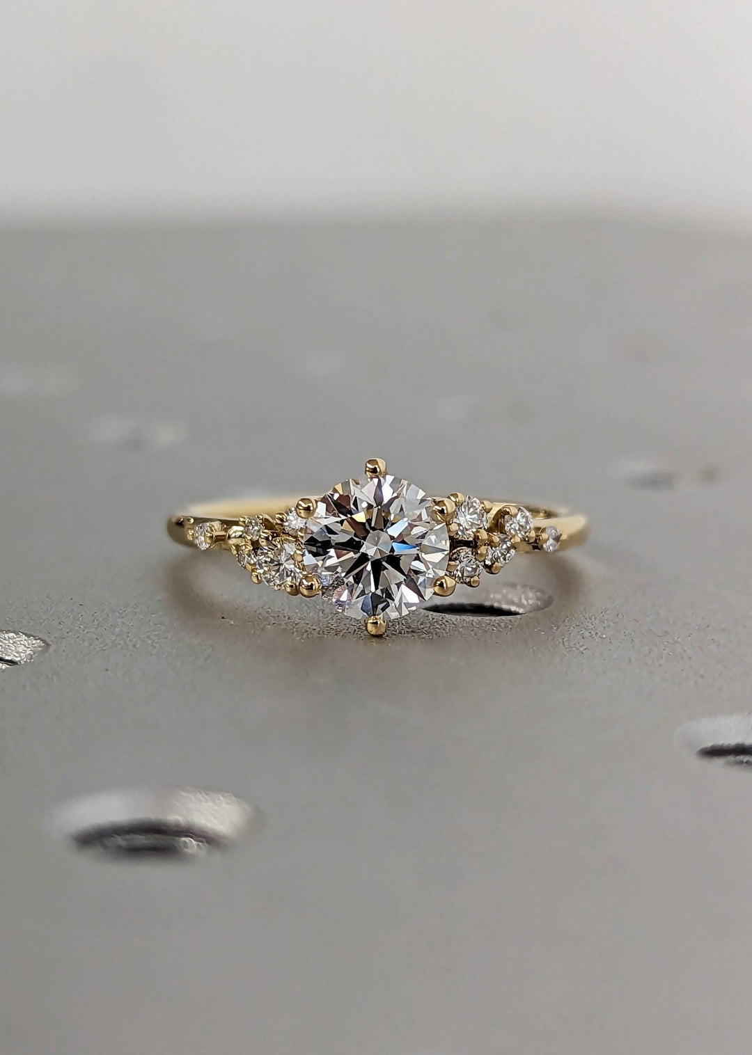 zig zag setting ring,