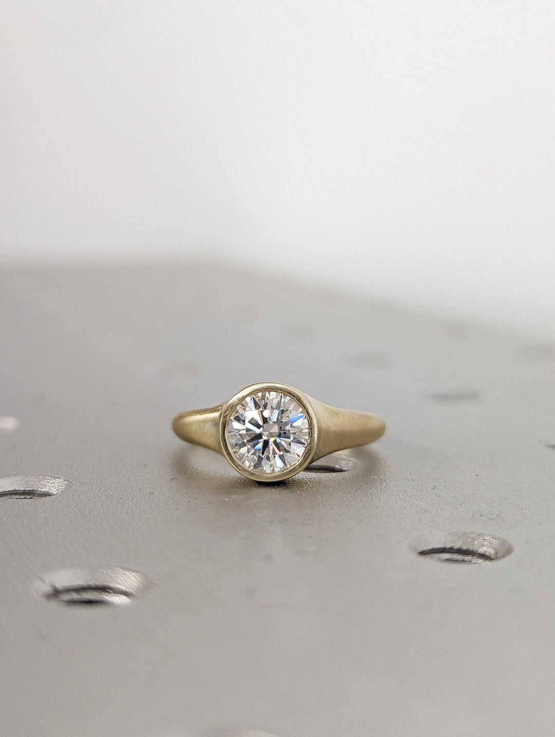 engagement ring diamond setting,