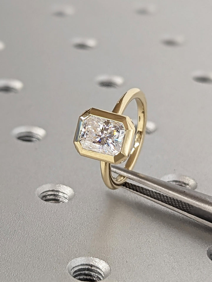 exquisite diamond ring,