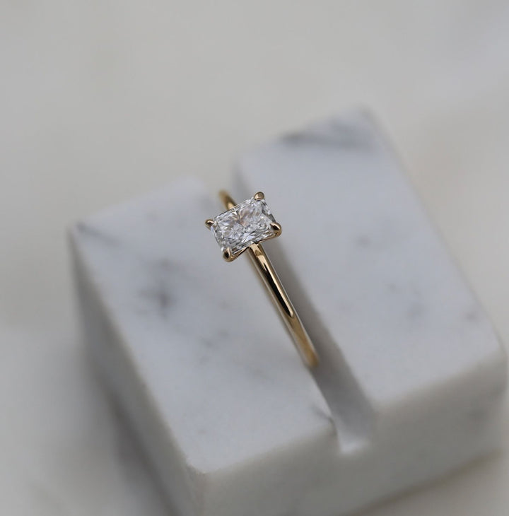 solitaire diamond ring,