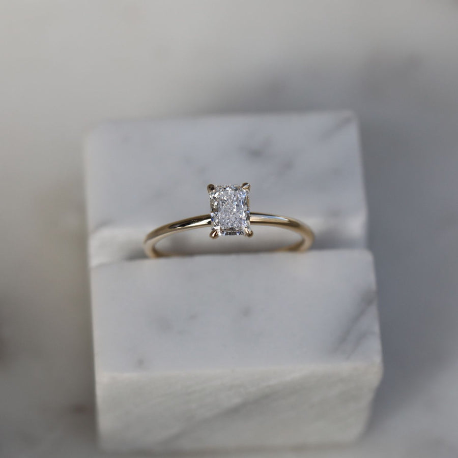 radiant cut diamond ring, r